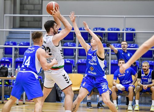 Tyszanie lepsi od Dzików