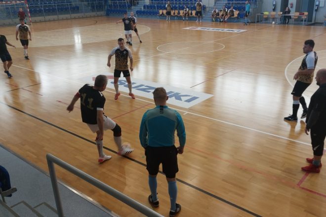 TLF: Pierwsza wygrana Kamratów